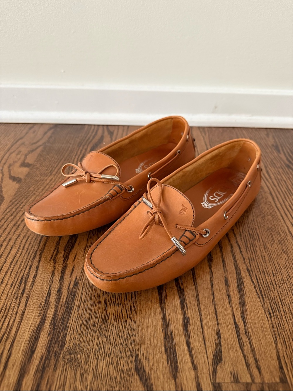 Tod’s Leather Driving Shoes - Flat Loafers